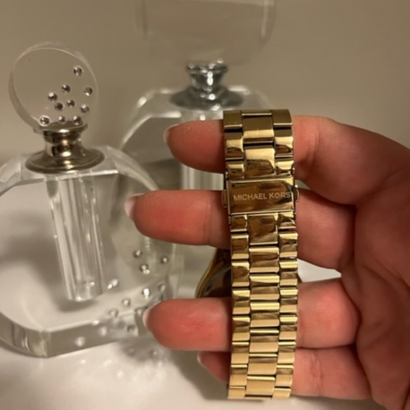 MICHAEL KORS women's gold watch - Picture 2 of 2